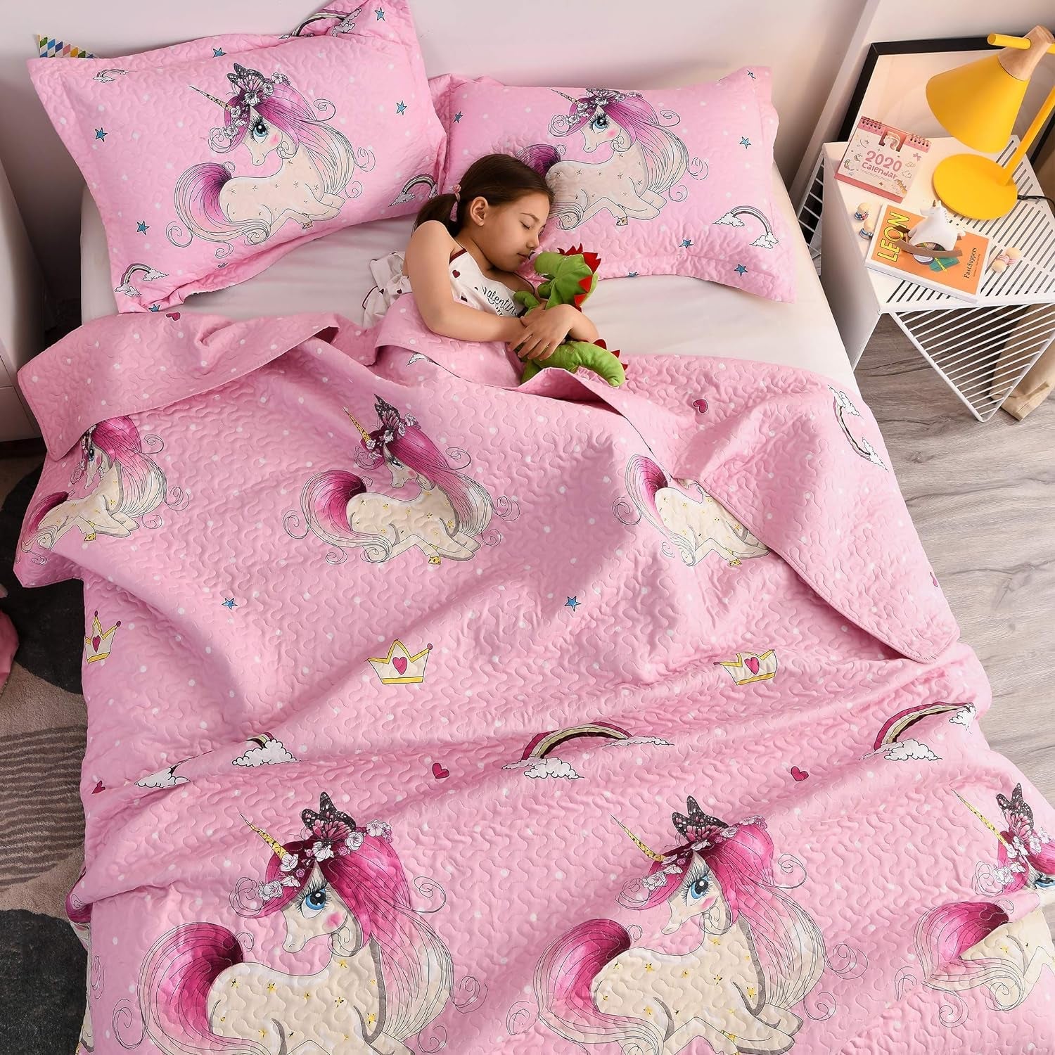 Quilt Set Twin Size Girls Bedding - Pink Unicorn Lightweight Reversible Quilts with Pillow Shams - Kids Bedspreads Coverlet