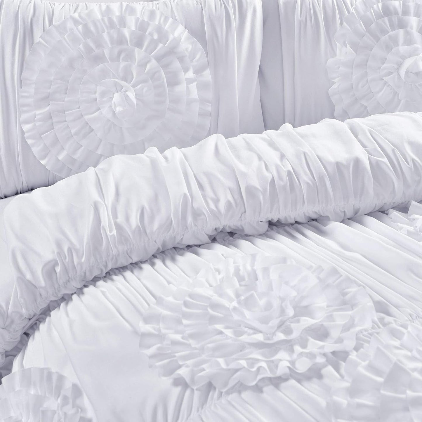 Lush D¨¦cor Serena 3 Piece Ruched Flower Comforter Set - White - Full/Queen